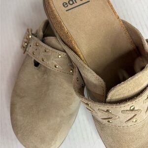 Earth Leather Beige Slip On Comfort Mules Womens Size 8
